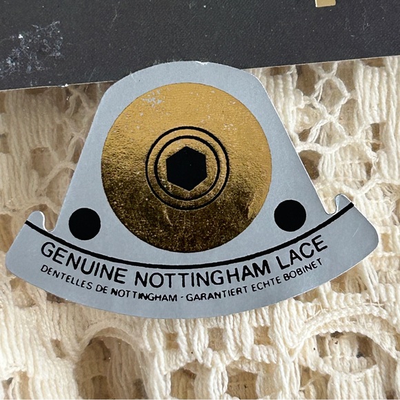 BONFAB Nottingham Lace Tablecloth M3978 Chinese Medallion 54" x 72" Beige/Cream - Picture 8 of 9